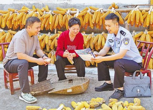 “新征程上的荆楚奋斗者”记者见面会上，五位基层公安代表讲述故事 